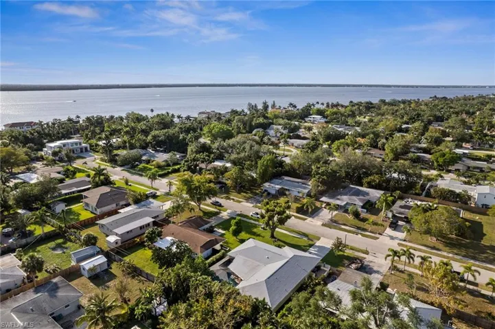 1256  Morningside  DR, Fort Myers, FL 33901