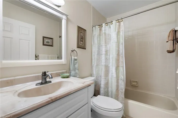 685 Squire Cir 204, Naples, Florida 34104