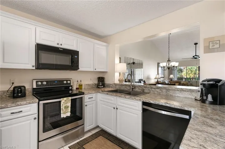 685 Squire Cir 204, Naples, Florida 34104