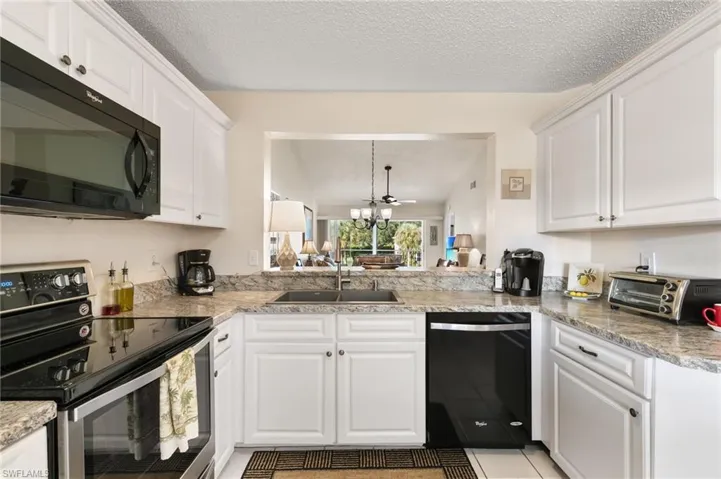 685 Squire Cir 204, Naples, Florida 34104