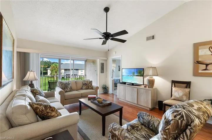 685 Squire Cir 204, Naples, Florida 34104
