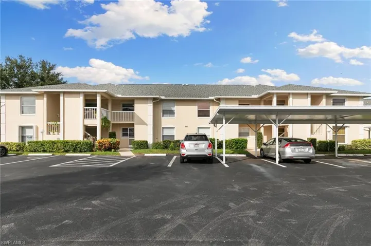 685 Squire Cir 204, Naples, Florida 34104