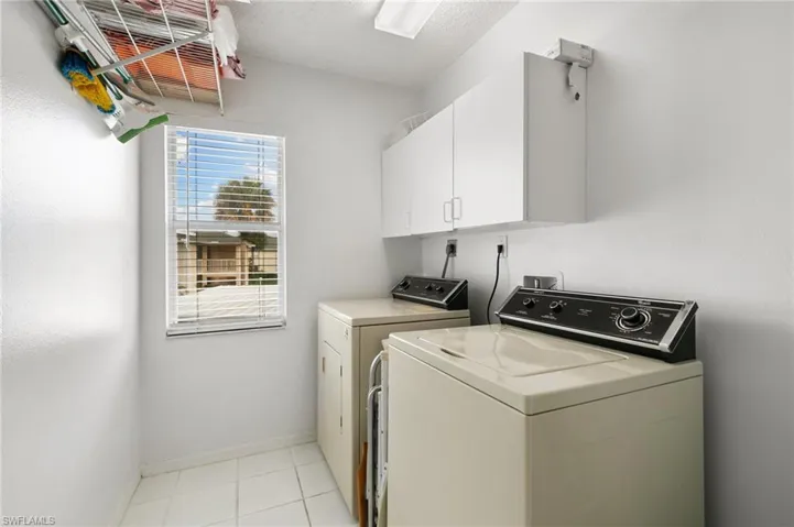 685 Squire Cir 204, Naples, Florida 34104