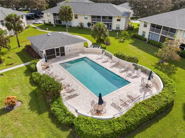 685 Squire Cir 204, Naples, Florida 34104