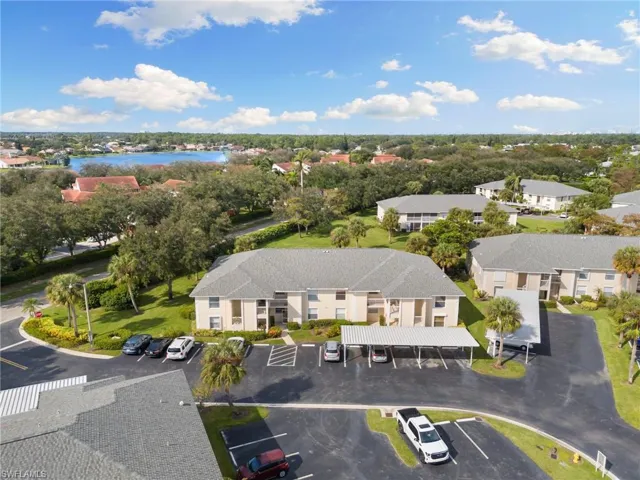 685 Squire Cir 204, Naples, Florida 34104