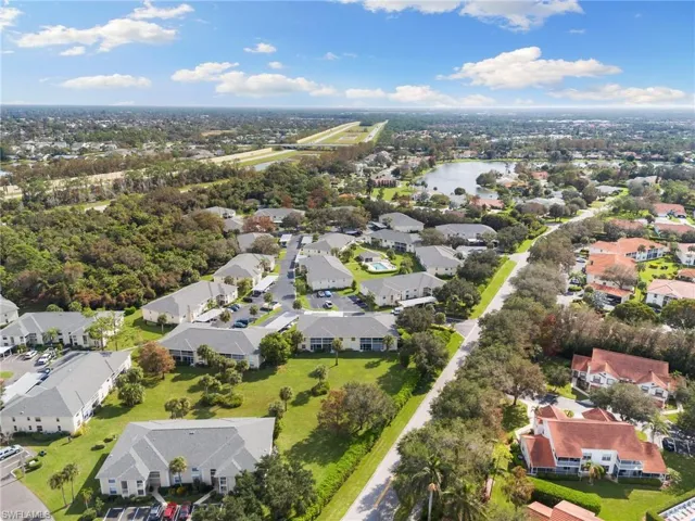 685 Squire Cir 204, Naples, Florida 34104