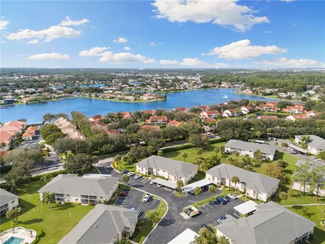 685 Squire Cir 204, Naples, Florida 34104
