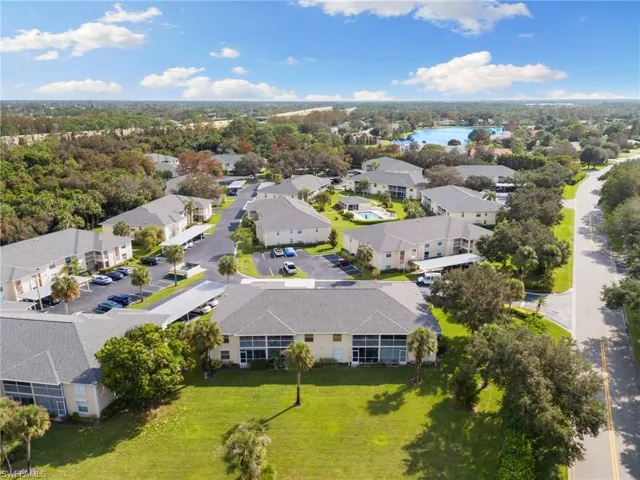 685 Squire Cir 204, Naples, Florida 34104