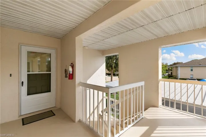 685 Squire Cir 204, Naples, Florida 34104