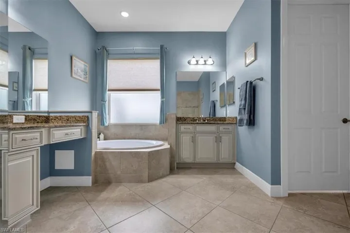 Soaking Tub in corner