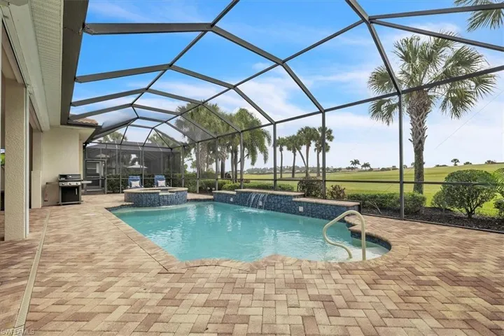 Extra large lanai with room on either side of pool