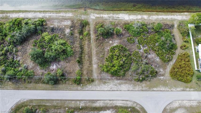 328-330 Pauline AVE, LEHIGH ACRES FL 33974