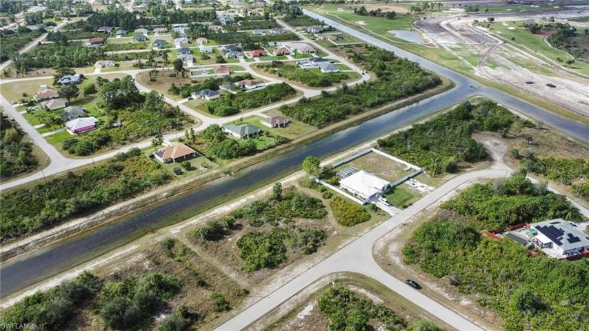 328-330 Pauline AVE, LEHIGH ACRES FL 33974