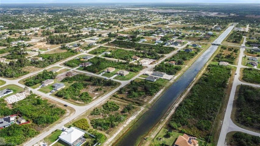 328-330 Pauline AVE, LEHIGH ACRES FL 33974