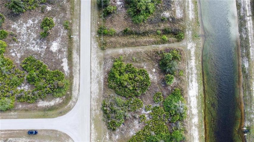 328-330 Pauline AVE, LEHIGH ACRES FL 33974
