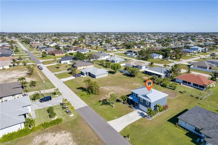 Birds eye view of property
