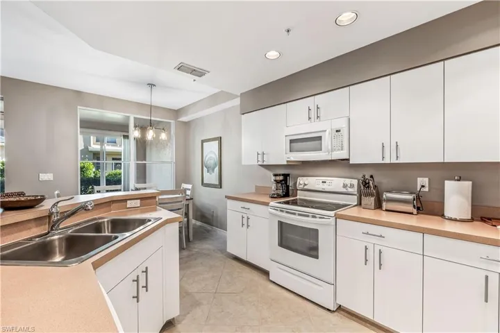24827 Lakemont Cove Ln 101, Bonita Springs, Florida 34134