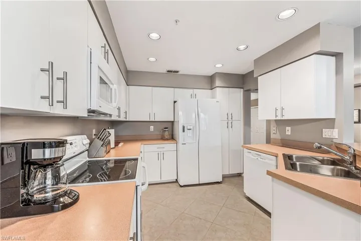 24827 Lakemont Cove Ln 101, Bonita Springs, Florida 34134