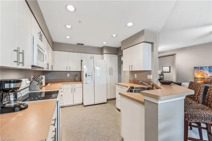 24827 Lakemont Cove Ln 101, Bonita Springs, Florida 34134