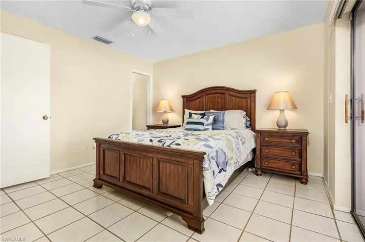 707 SW 3rd  CT, Cape Coral, FL 33991