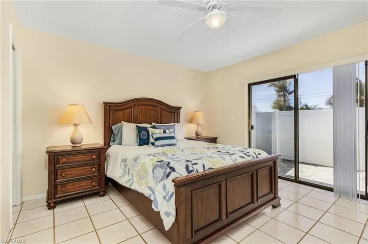 707 SW 3rd  CT, Cape Coral, FL 33991