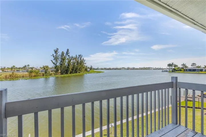 707 SW 3rd  CT, Cape Coral, FL 33991