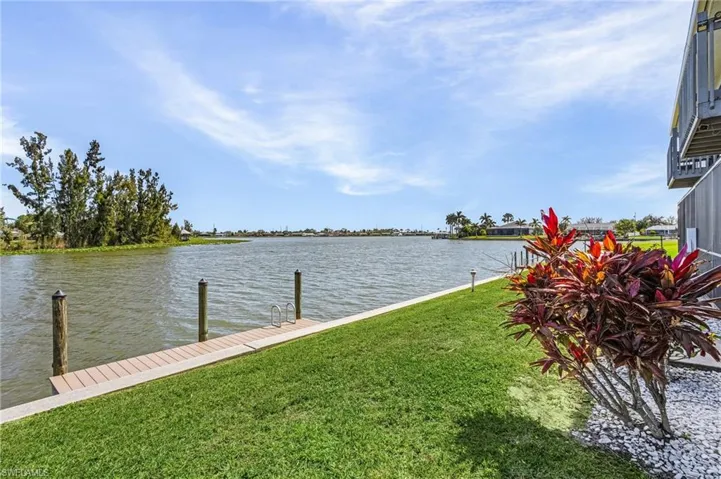 707 SW 3rd  CT, Cape Coral, FL 33991