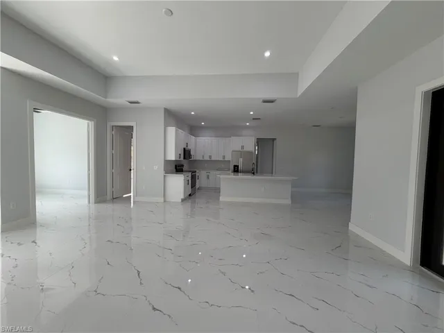 2863 52nd Ave Ne, Naples, Florida 34120