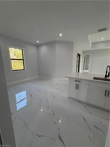 2863 52nd Ave Ne, Naples, Florida 34120