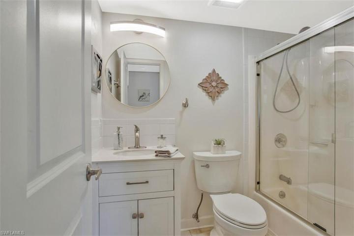 So clean and white your guests will love the choice of a shower or tub