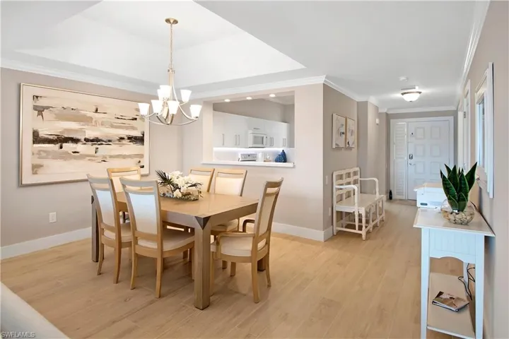 105  La Peninsula  BLVD, Naples, FL 34113