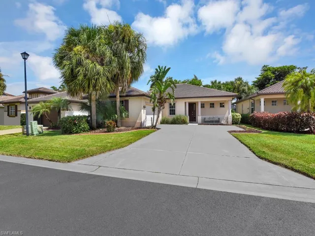 Lots Of Parking & Side Facing Garage