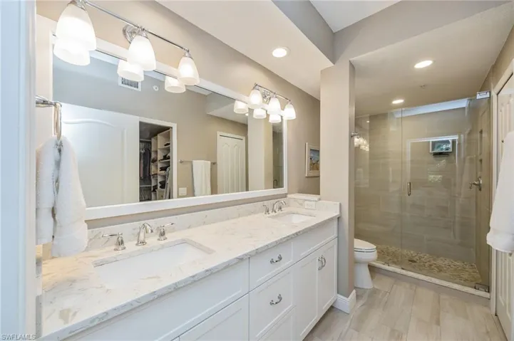 7686  Pebble Creek  CIR, Naples, FL 34108