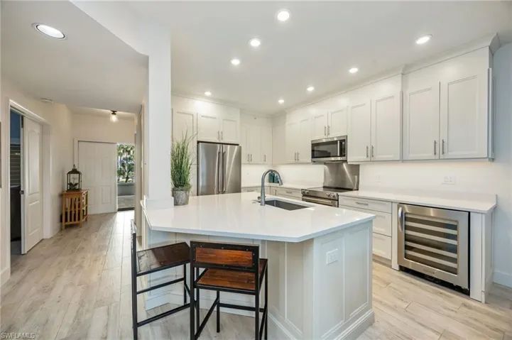 7686  Pebble Creek  CIR, Naples, FL 34108