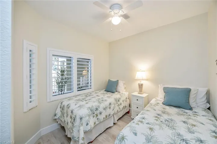 7686  Pebble Creek  CIR, Naples, FL 34108