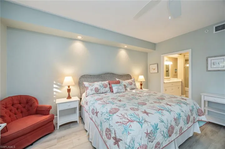 7686  Pebble Creek  CIR, Naples, FL 34108
