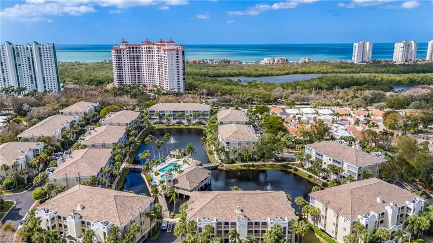 7686  Pebble Creek  CIR, Naples, FL 34108