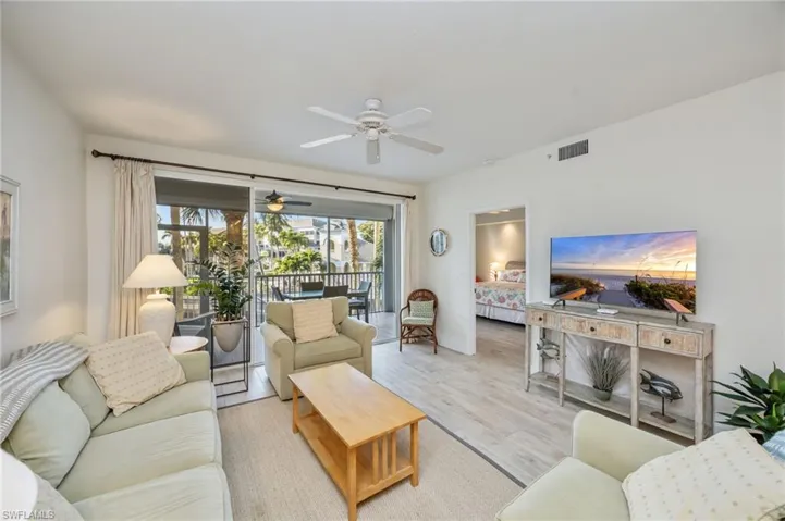 7686  Pebble Creek  CIR, Naples, FL 34108