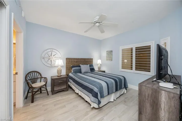 7686  Pebble Creek  CIR, Naples, FL 34108