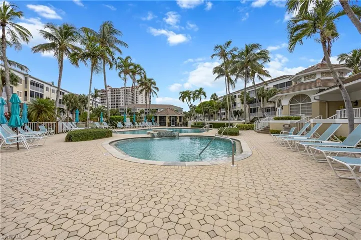 7686  Pebble Creek  CIR, Naples, FL 34108