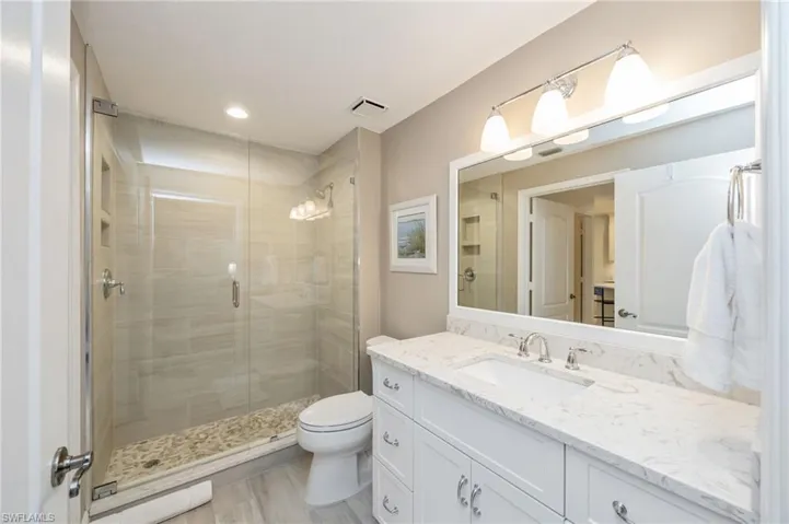 7686  Pebble Creek  CIR, Naples, FL 34108
