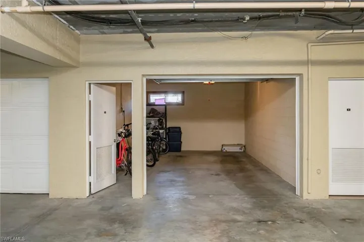 7686  Pebble Creek  CIR, Naples, FL 34108