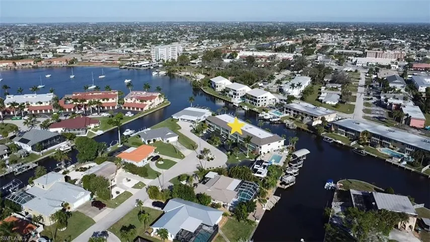 5111  Santa Rosa  CT, Cape Coral, FL 33904