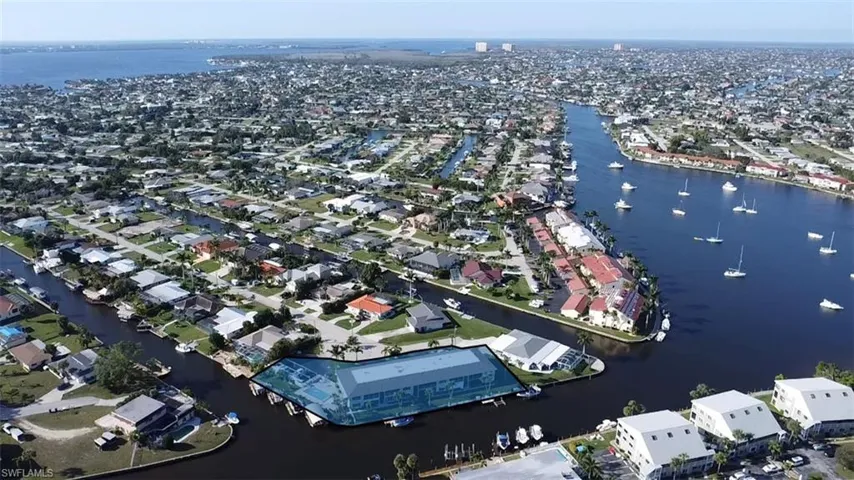 5111  Santa Rosa  CT, Cape Coral, FL 33904