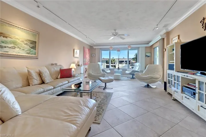 5111  Santa Rosa  CT, Cape Coral, FL 33904
