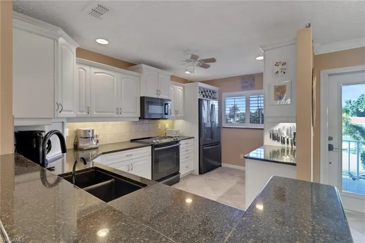5111  Santa Rosa  CT, Cape Coral, FL 33904