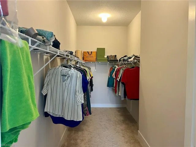 Master Walk-In