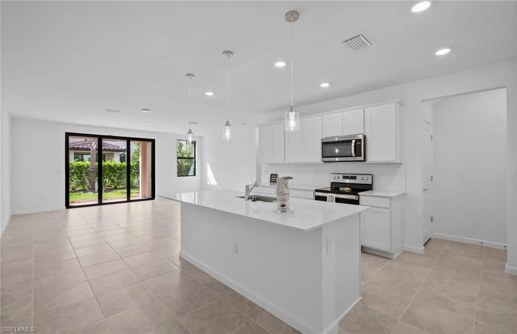 1645 Lake Jessup CIR, Cape Coral, FL 33909,225063589