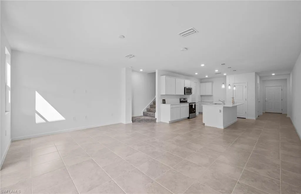 1645 Lake Jessup CIR, Cape Coral, FL 33909,225063589