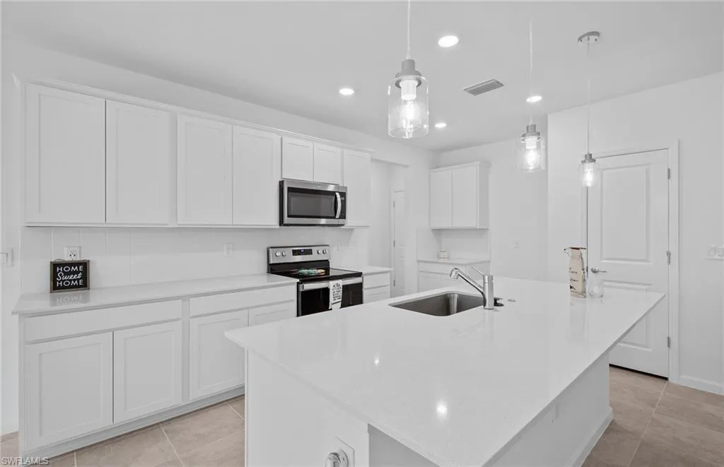 1645 Lake Jessup CIR, Cape Coral, FL 33909,225063589